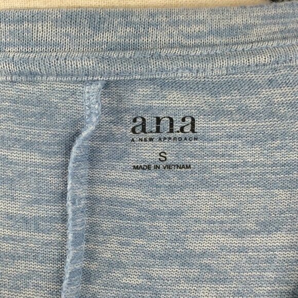 a.n.a. A New Approach Sweater Womens Small Blue V-Neck Short Sleeve Knit - Picture 8 of 8